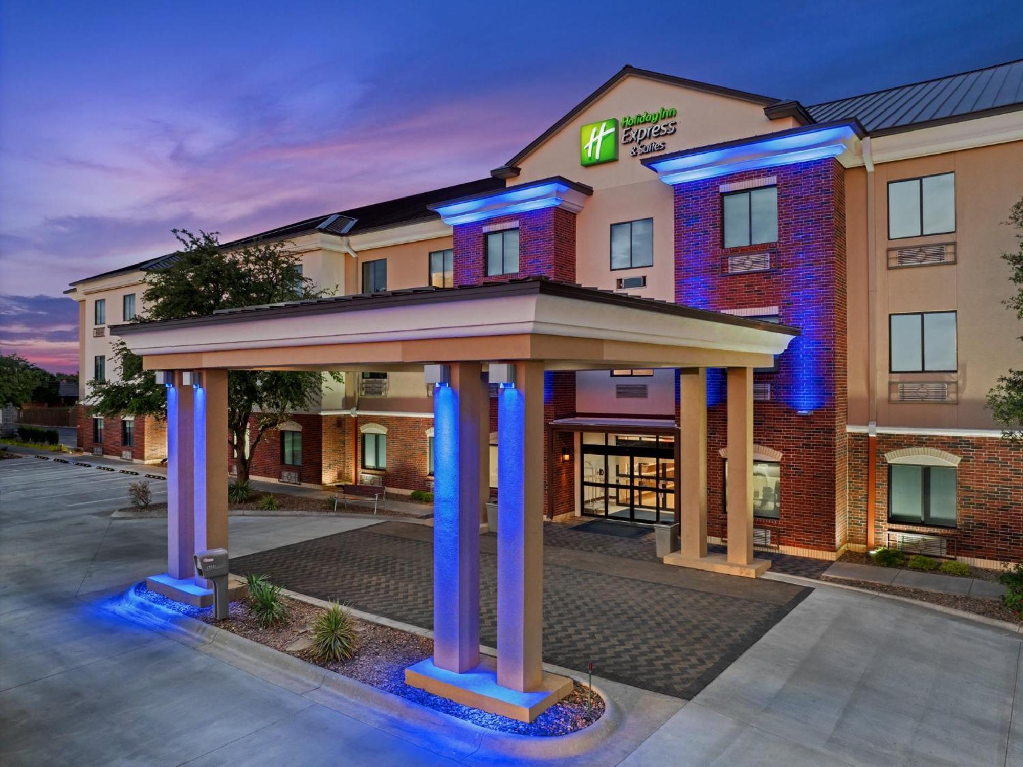 Holiday Inn Express & Suites Midland Loop 250 By Ihg Екстериор снимка