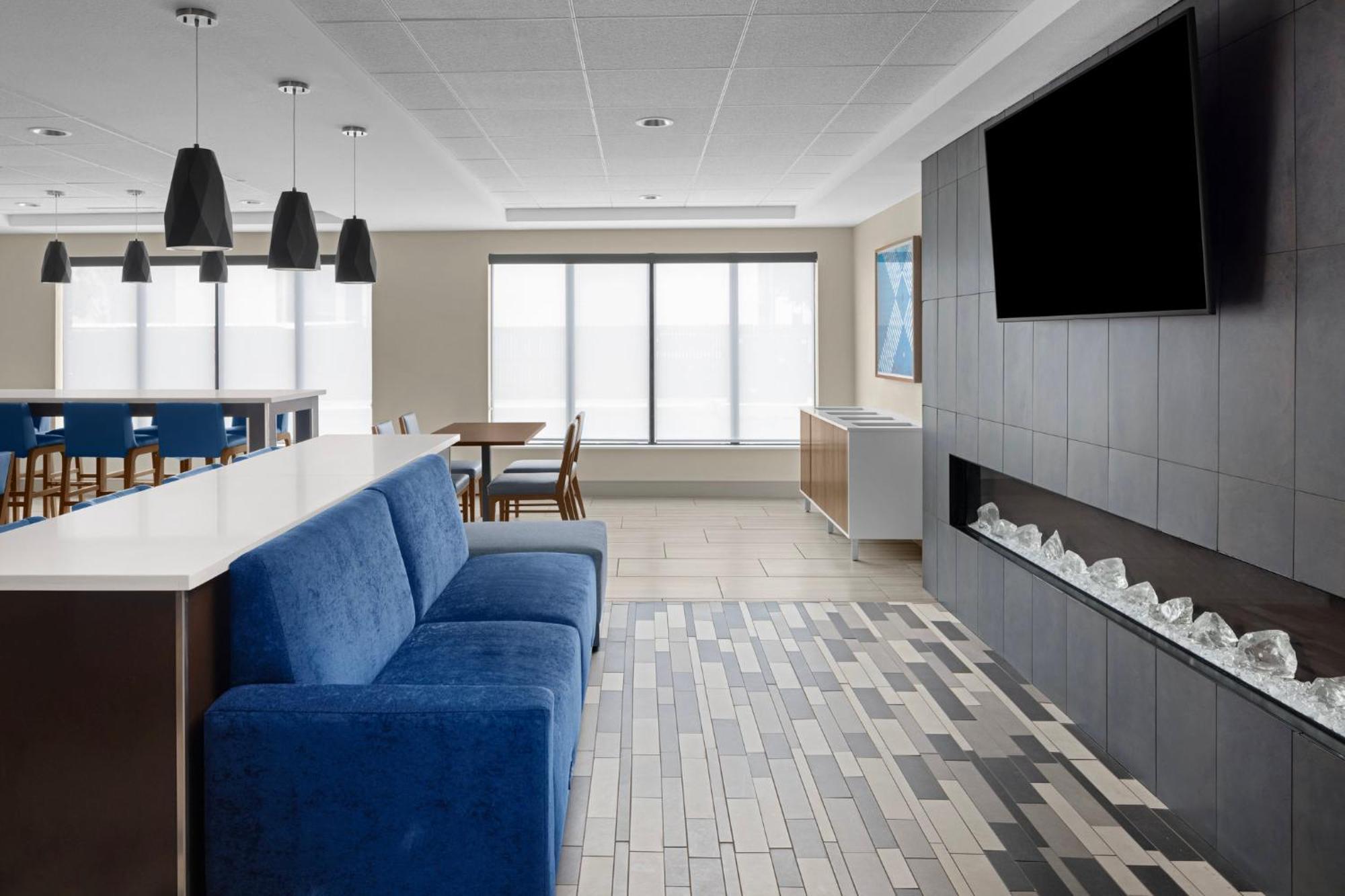 Holiday Inn Express & Suites Midland Loop 250 By Ihg Екстериор снимка